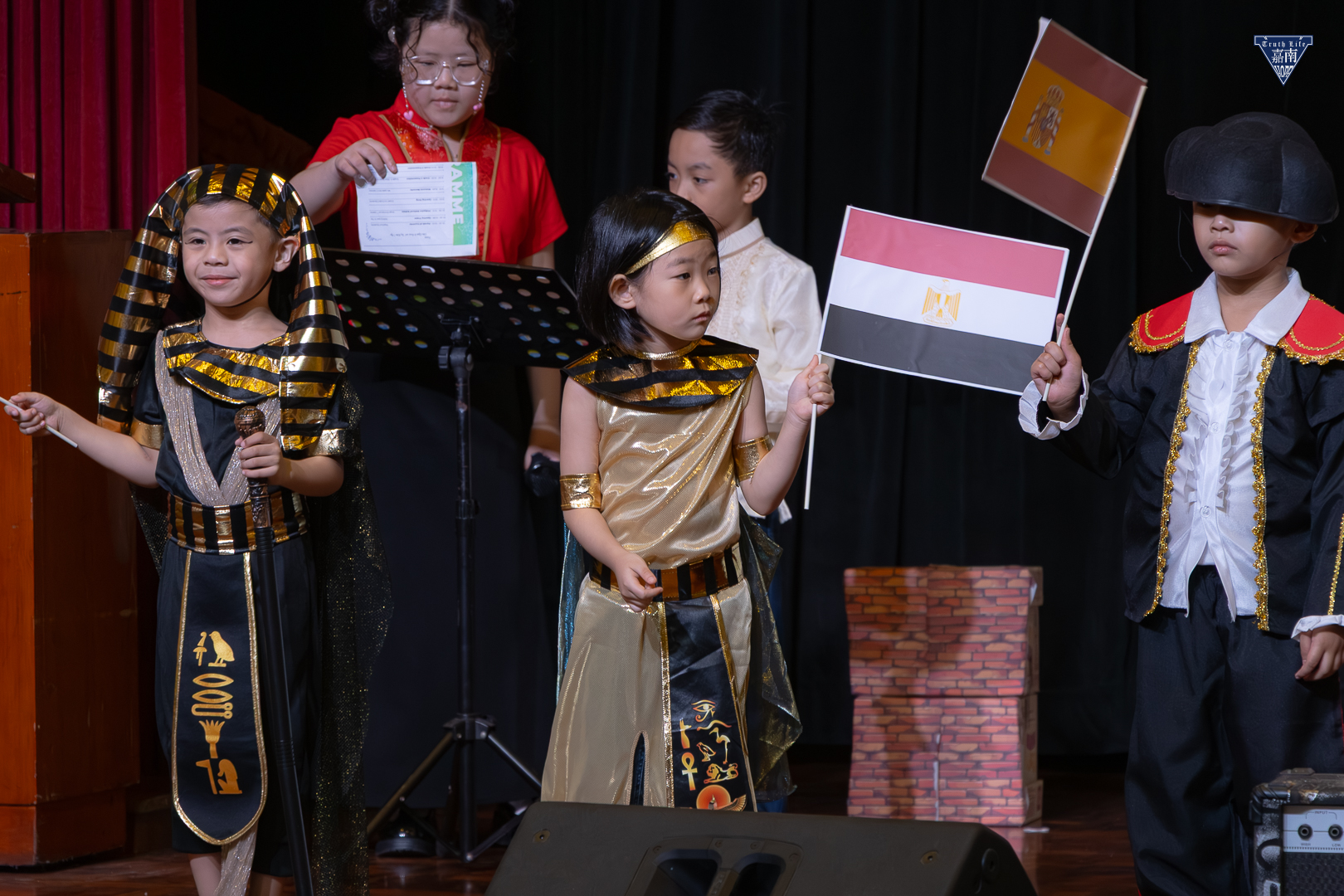 Parade of Nations (10)