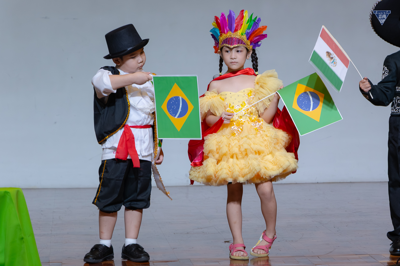 Parade of Nations (13)