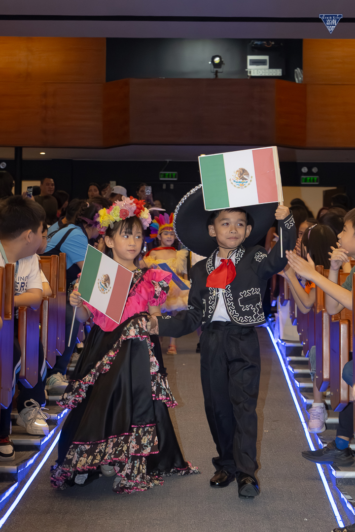 Parade of Nations (3)