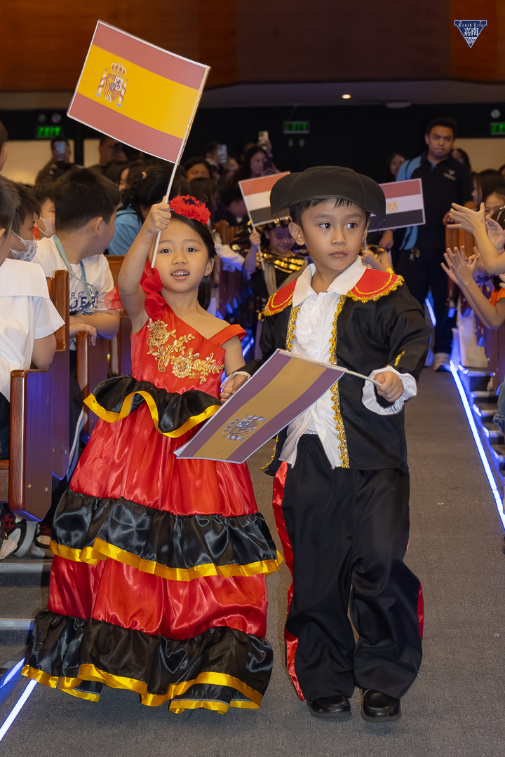 Parade of Nations (6)