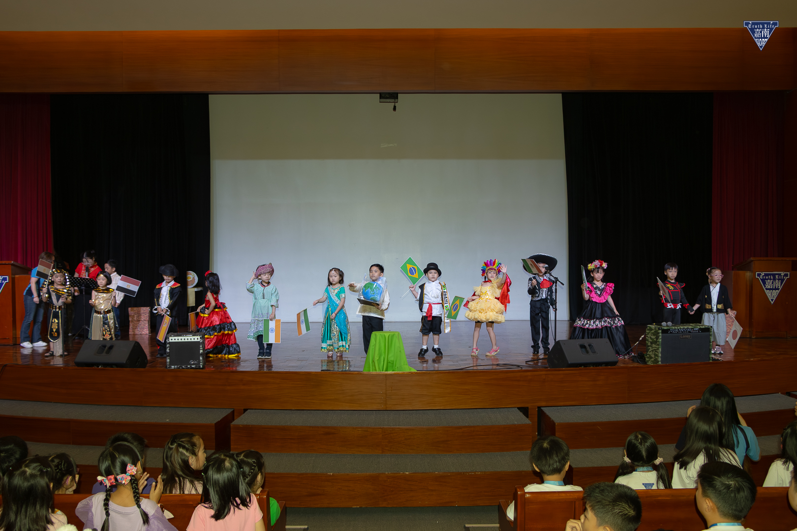 Parade of Nations (9)