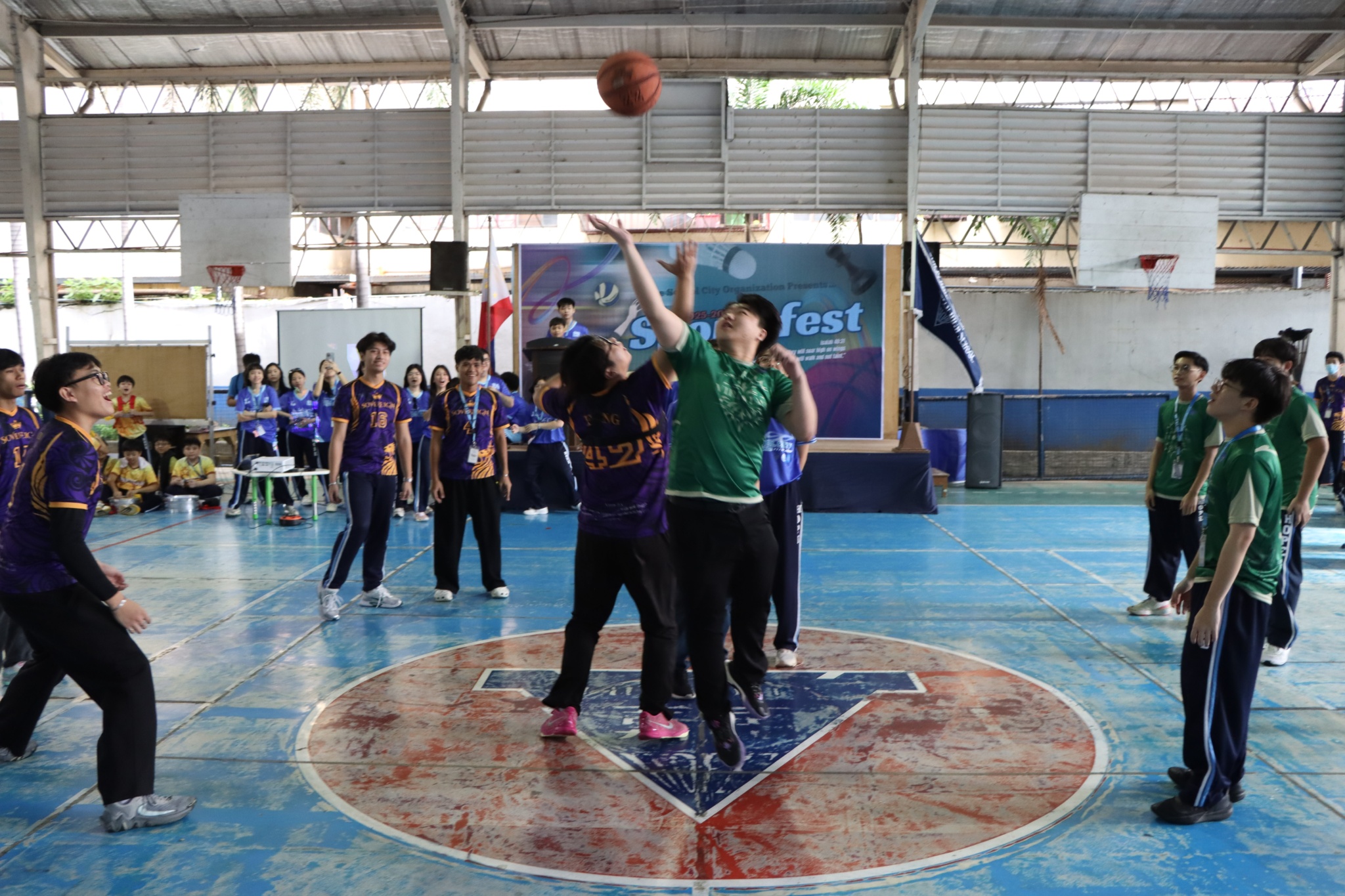 honorary jump ball (3)