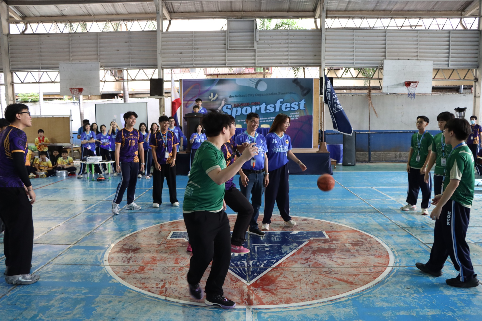 honorary jump ball (4)