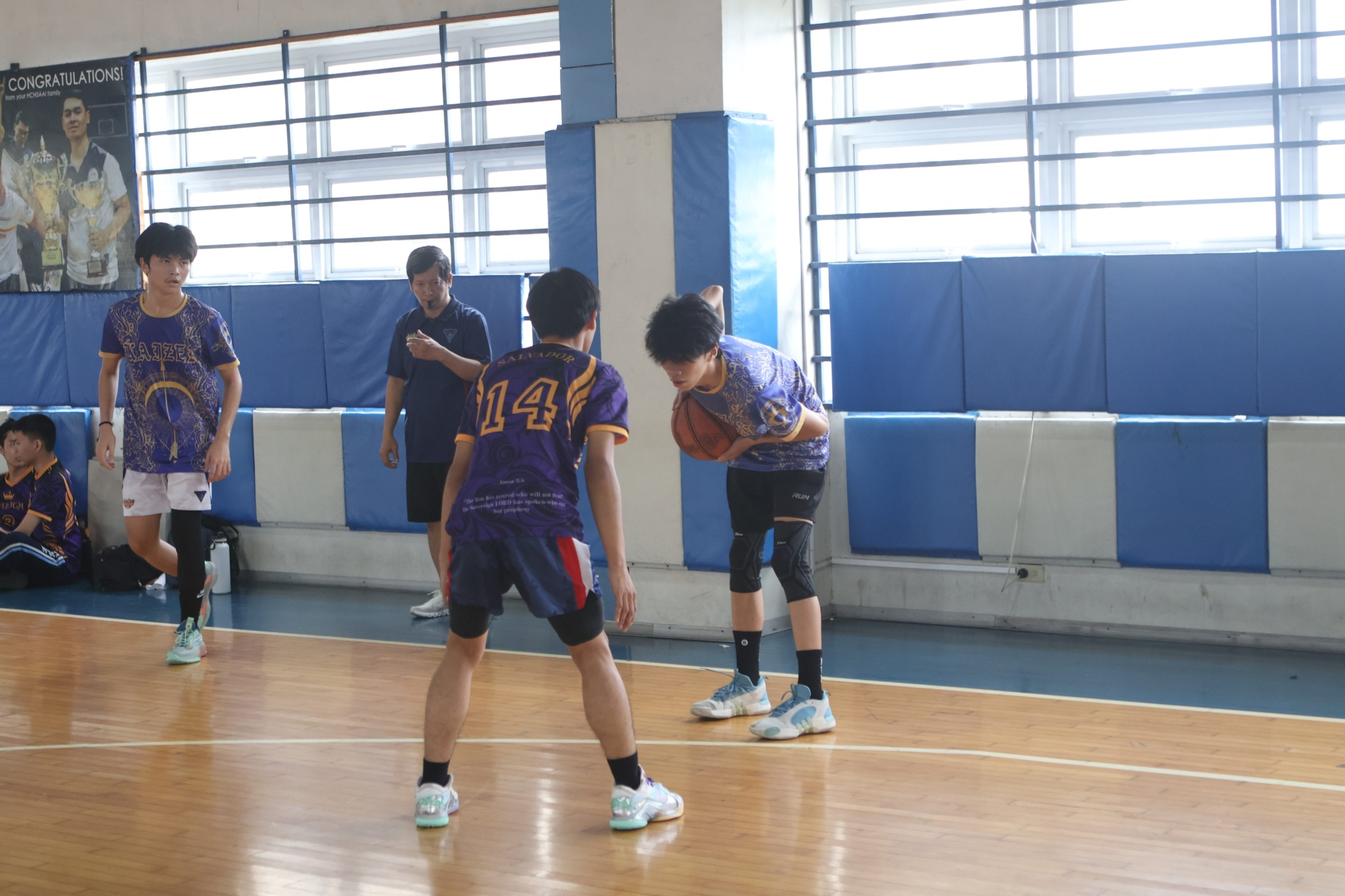 men's basketball highlights (7)