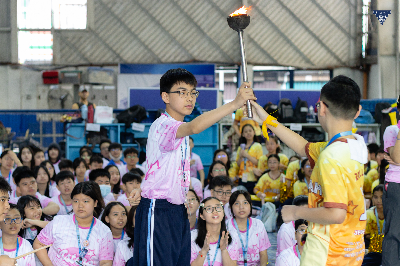 torch-bearing (2)