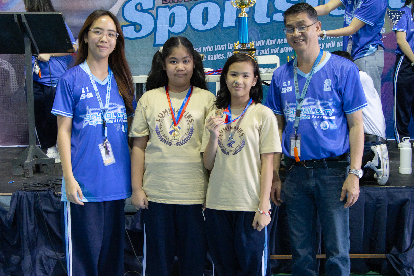 awarding ceremony (1)