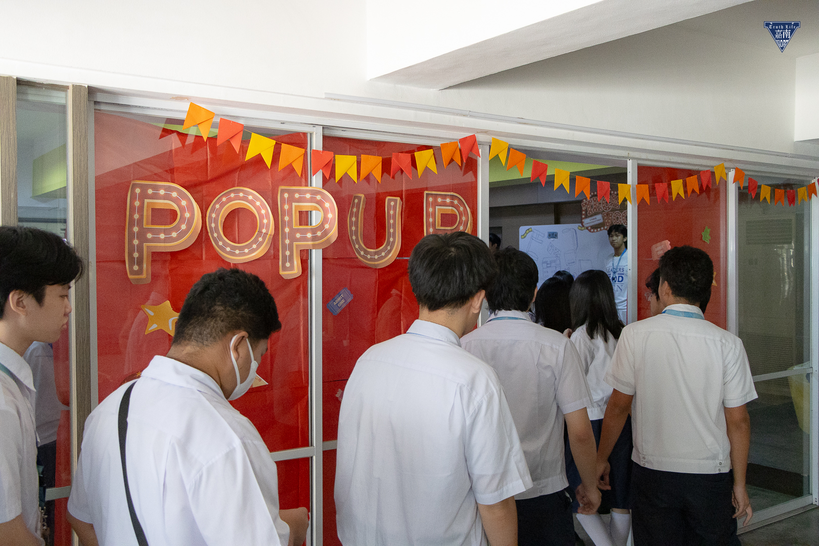 Pop-Up Convention (1)