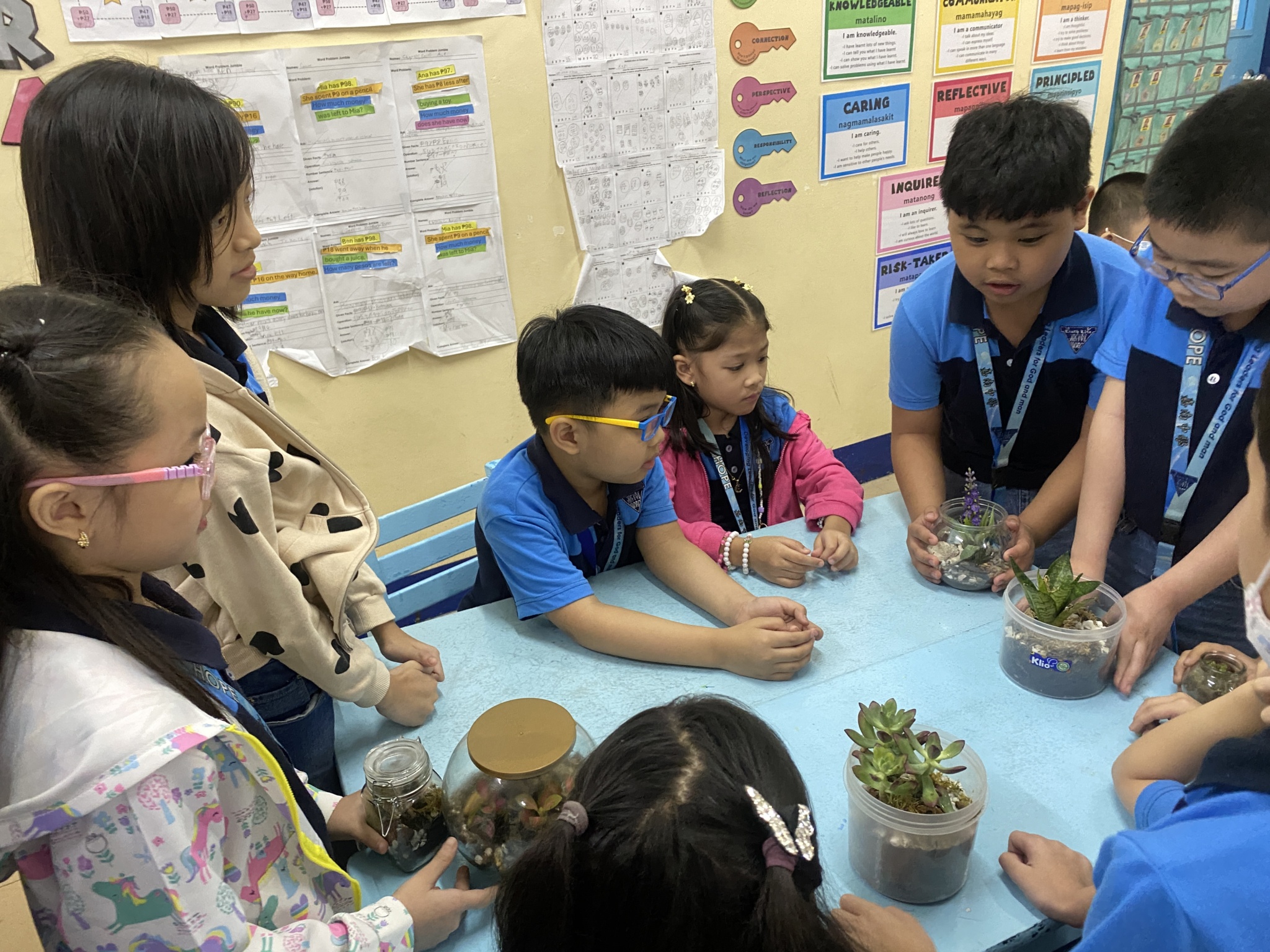 growing life inside terrarium (1)