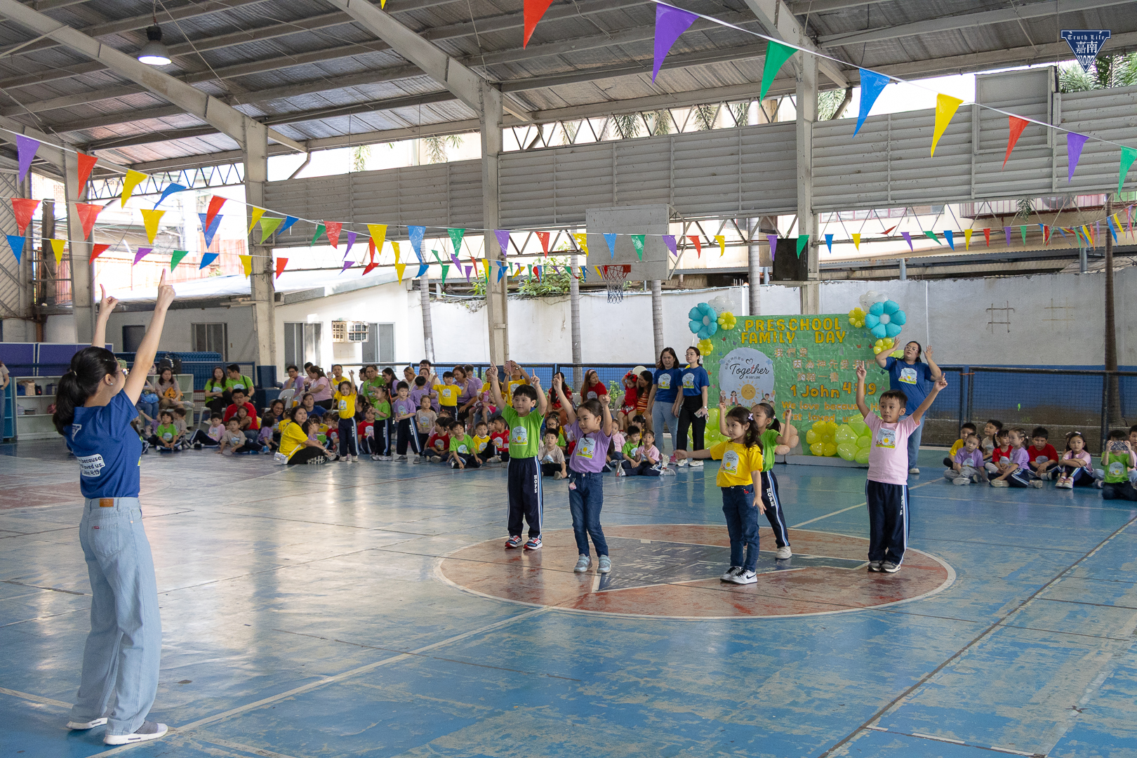 special performance of students (2)